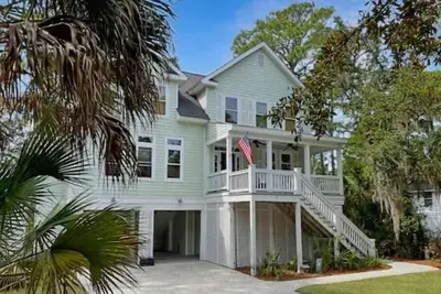 Image de Beach, Fishing, Tennis, Pickleball, community pool, all amenities included.