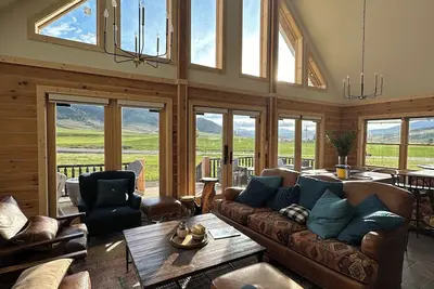 Image de Whistling Wolf Lodge [New Build]