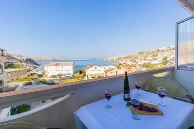 Image de Apartment with sea view, free WiFi, free parking
