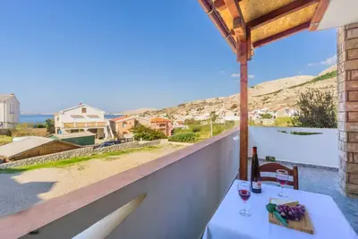 Apartment with sea view, free WiFi, free parking