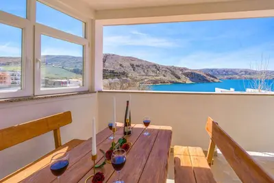 Apartment with sea view, free WiFi, free parking