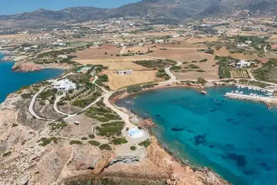 Image de Magnificent Paros Villa | 5 Bedrooms | Villa Dronulli Estate | Tennis Court | Gym | Snooker table