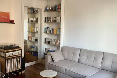 Image de Appartement chaleureux dans le 5e arrondissement, Ă 5 min du quartier latin!