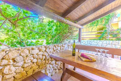 Apartment near the beach (20m), free WiFi and free parking