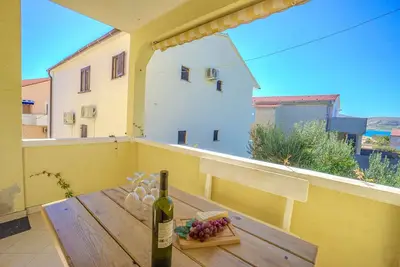Apartment near the beach (20m), free WiFi and free parking