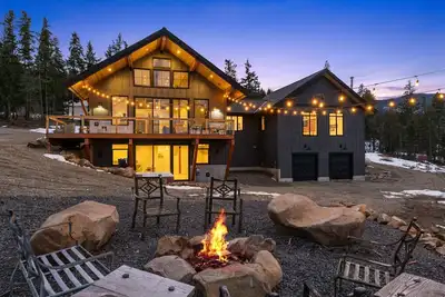 Image de Huge game room, Hot tub, Sleeps 16+ with Bonus loft, Atv Snowmobile Trails