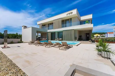 Maison acceptant les animaux à Bibinje.