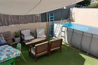 Image de Maison 80m², 3 Chambres, Climatisation et Piscine, Entre Avignon et St Remy