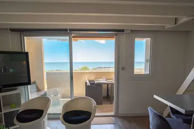Image de Vias-Plage - Appartement climatisé avec piscine face à la mer