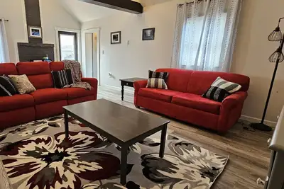 Image de Cozy Up North Retreat in the Heart of Sault Ste. Marie. Pet Friendly! Hot Tub!