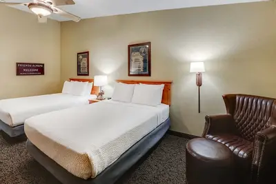 Image de Home Away from Home Experience, Rustic Quad Cities Stay | 2 Units