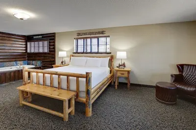 Comfortable Moline Accommodation! Family Fun by The River | 2 Units