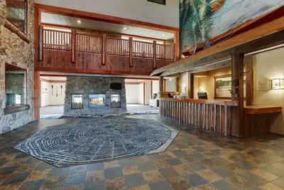 Image de Stoney Creek Quad Cities, Expanded King w\/ Whirlpool | 3 Units