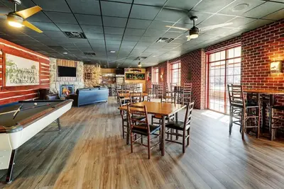 Image de Rustic Elegance near Mississippi River, Heated Inside Pool | 3 Units