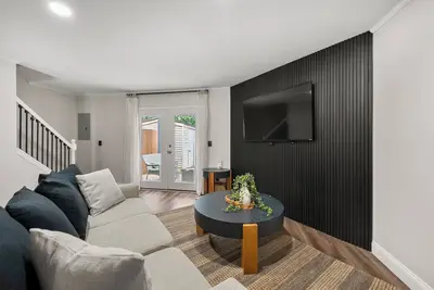 Image de Entire Townhouse 2bd 2ba mins from Truist Park