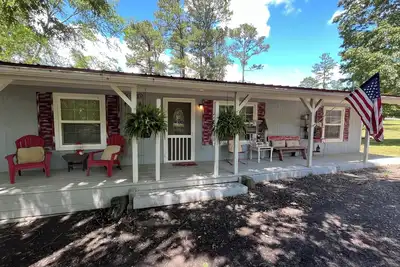 Image de Welcome to Jireh's Haven Quiet, Charming 3 Bedroom Farmhouse