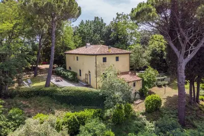Image de Agréable appartement dans une maison de vacances avec piscine, Wifi, animaux admis et parking