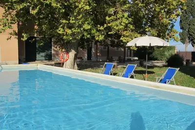 Image de Belle maison de vacances privée avec Wifi, piscine privée, Tv, patio, animaux admis, parking