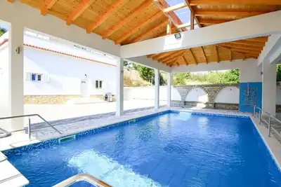 Image de Maison de vacances privée avec climatisation, bain à remous, piscine privée, Wifi, Tv, terrasse