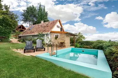 Image de Maison de vacances privée avec piscine privée, Wifi, Tv, terrasse, vue panoramique, parking