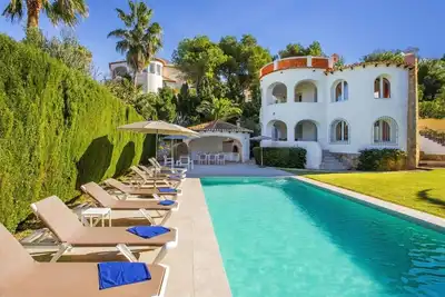 Image de Belle maison de vacances privée avec climatisation, internet, piscine privée, Tv, patio et parking