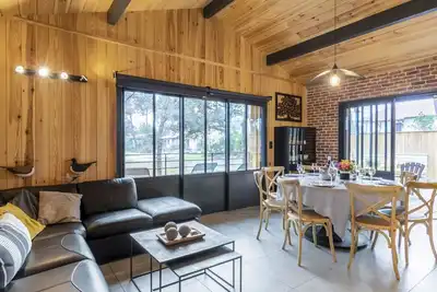 Image de Maison de vacances privée avec Wifi, climatisation, Tv, terrasse, animaux admis, parking