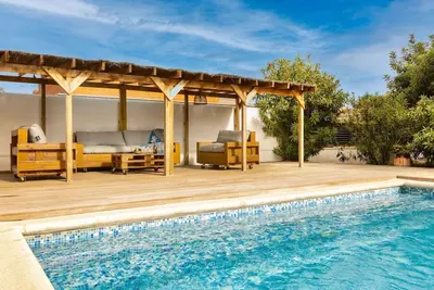 Image de Belle maison de vacances privée avec Wifi, climatisation, piscine privée, Tv, patio et parking