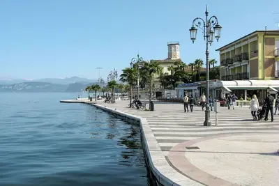 Agréable appartement pour 5 personnes avec climatisation, piscine, Wifi, Tv, balcon et parking