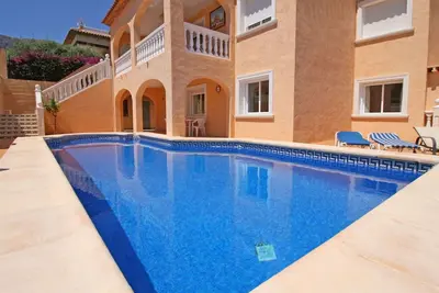 Image de Belle maison de vacances privée avec piscine privée, Wifi, climatisation, Tv, terrasse, parking