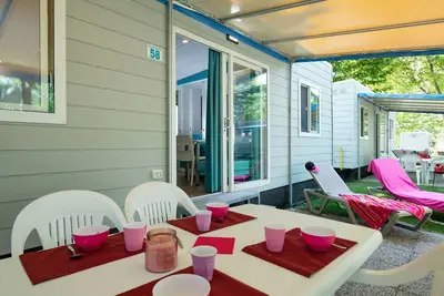 Image de Appartement dans une maison de vacances avec climatisation, Wifi, piscine, Tv, patio, parking
