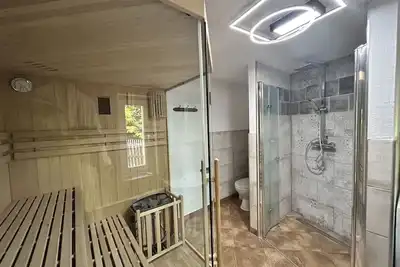 Image de Bel appartement pour 5 personnes avec Wifi, bain à remous, Tv, patio, animaux admis et parking