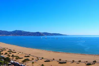 Image de Joli appartement pour 4 personnes avec climatisation, Wifi, Tv, terrasse, animaux admis et parking