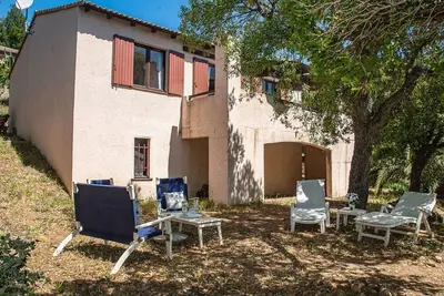 Image de Merveilleuse maison de vacances privée avec Wifi, Tv, terrasse, animaux admis et parking