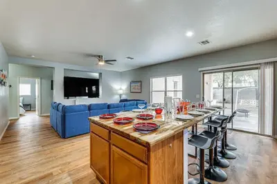 Image de Mesa Vacation Home - Sleeps 12 - Close to Golf Courses and So Much More!