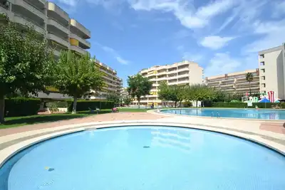 Image de Confortable appartement pour 8 personnes avec climatisation, Wifi, piscine, Tv, terrasse et parking