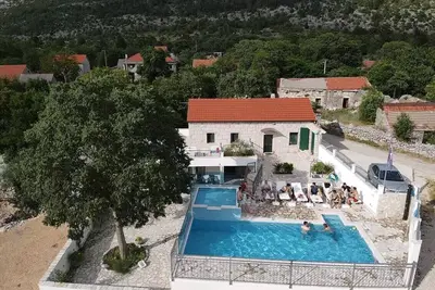 Image de Maison de vacances avec la piscine Vrgorac, Zagora (K-22798)