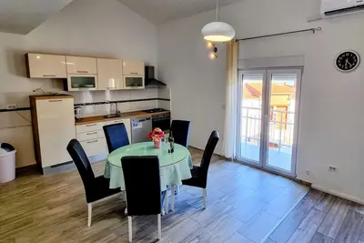 Image de Appartement de deux chambres avec le balcon et la vue sur le mer Stobrec, Split (A-22838-a)