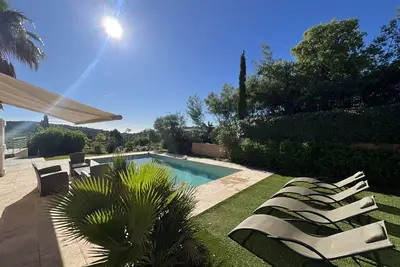 Image de Villa avec piscine vue dégagée au calme