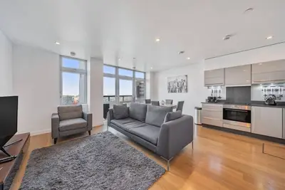 Image de Great 2 Bed Flat With City View