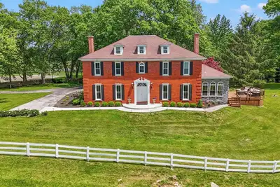 Image de Welcome to Stillmeadow Farm, a grand Georgian-style home nestled on 135 acres in Frankfort, Ky