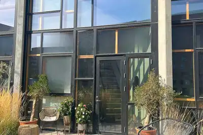 Image de Smuk Arkitekttegnet Villa med Flere Solterrasser- til den Store Familie