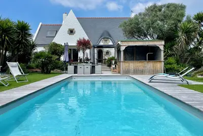 Image de « A l’eau! » Maison 12p 500mètres Côte Sauvage–piscine chauffée - Wifi- Parking