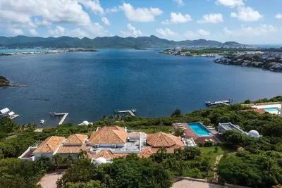 Image de La Vue Folle in Terres Basses by Personal Villas - Captivating Interior Design