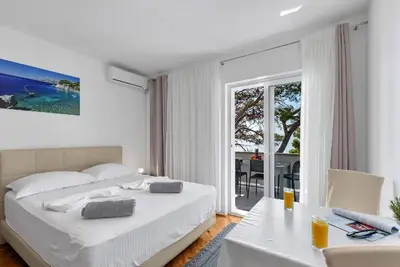 Image de Appartement de vacances pour 4 personnes env. 25 qmà Brela, Dalmatie (Centre de la Dalmatie)