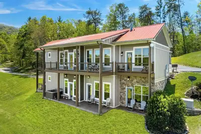 Image de 5 Bedroom Cabin near Gatlinburg, Tn - Sleep 20!