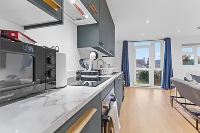Image de LiveStay - Modern Apartment on Acton Lane 2