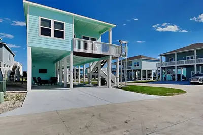 Image de Come And Catch It | Spacious + Community Pool!