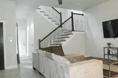 Image de Modern Townhome 5min. to Med District, Nrg, and Zoo! Perfect for families