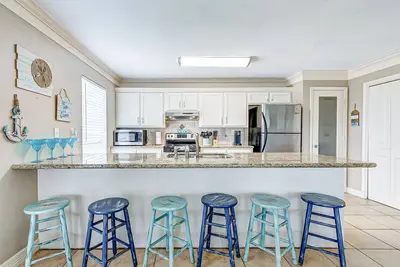 Image de Feeling Beachy - a 2 bedroom, 2 bath home that sleeps 8.