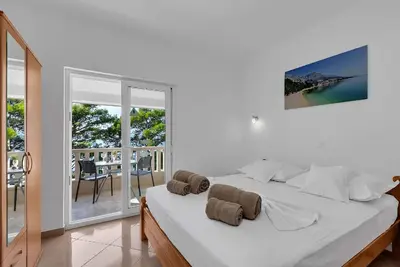 Image de Appartement de vacances pour 4 personnes env. 30 qmà Brela, Dalmatie (Centre de la Dalmatie)